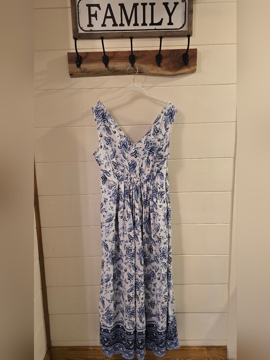 Lucky Brand Dresses & Skirts - Lucky Brand Blue & White Paisley Maxi Dress